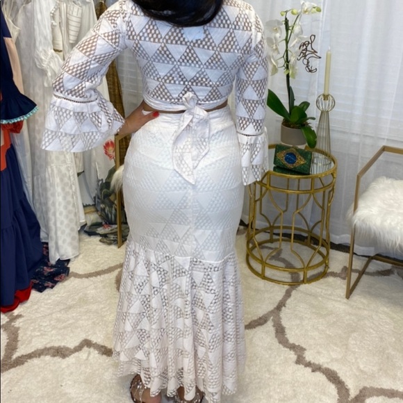 BRAND NEW Off white Paola Lace set - Picture 2 of 3